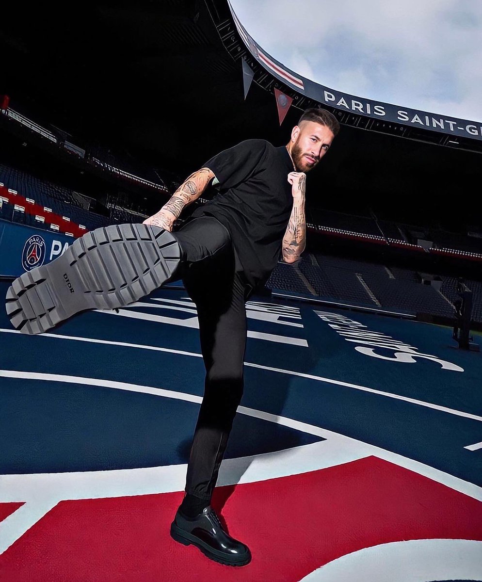 LykkeMag's tweet photo. PSG x DIOR https://t.co/9UumxBG4oD