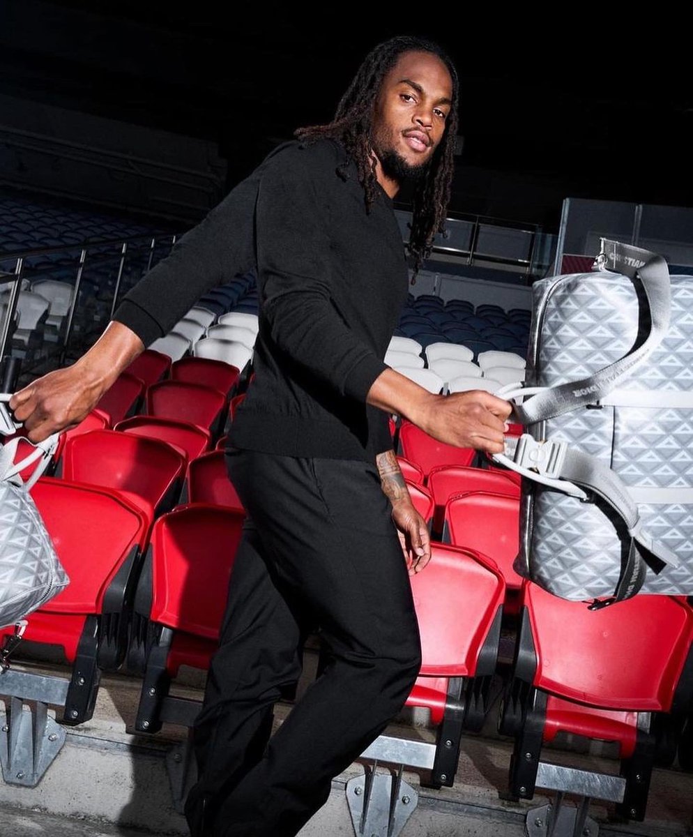 LykkeMag's tweet photo. PSG x DIOR https://t.co/9UumxBG4oD
