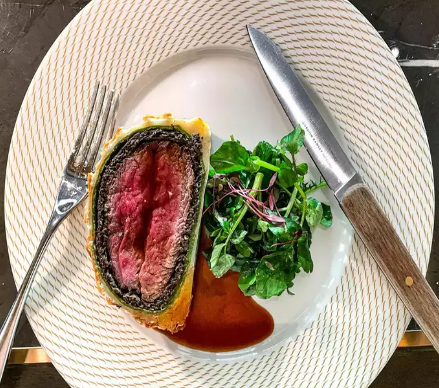 I ate at #GordonRamsey Bar & Grill, #Kualalumpur and the $65 signature beef wellington was a letdown

https://t.co/V0Vud4qpw3 https://t.co/UZy3aUfbZ1