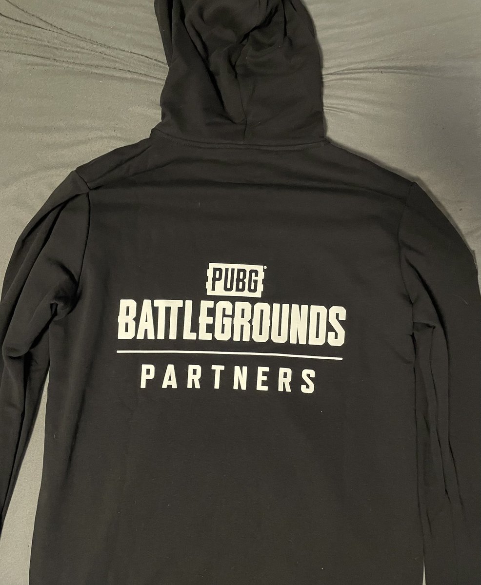 _PaiinZ's tweet photo. Got today a nice Jacket from @PUBG ❤️! It fit’s very nice and it’s very comfort. Aswell the Name sticker on the arm looks very good🔥❤️
Thank you very much for the Jacket!❤️ https://t.co/4LRqWALyjm
