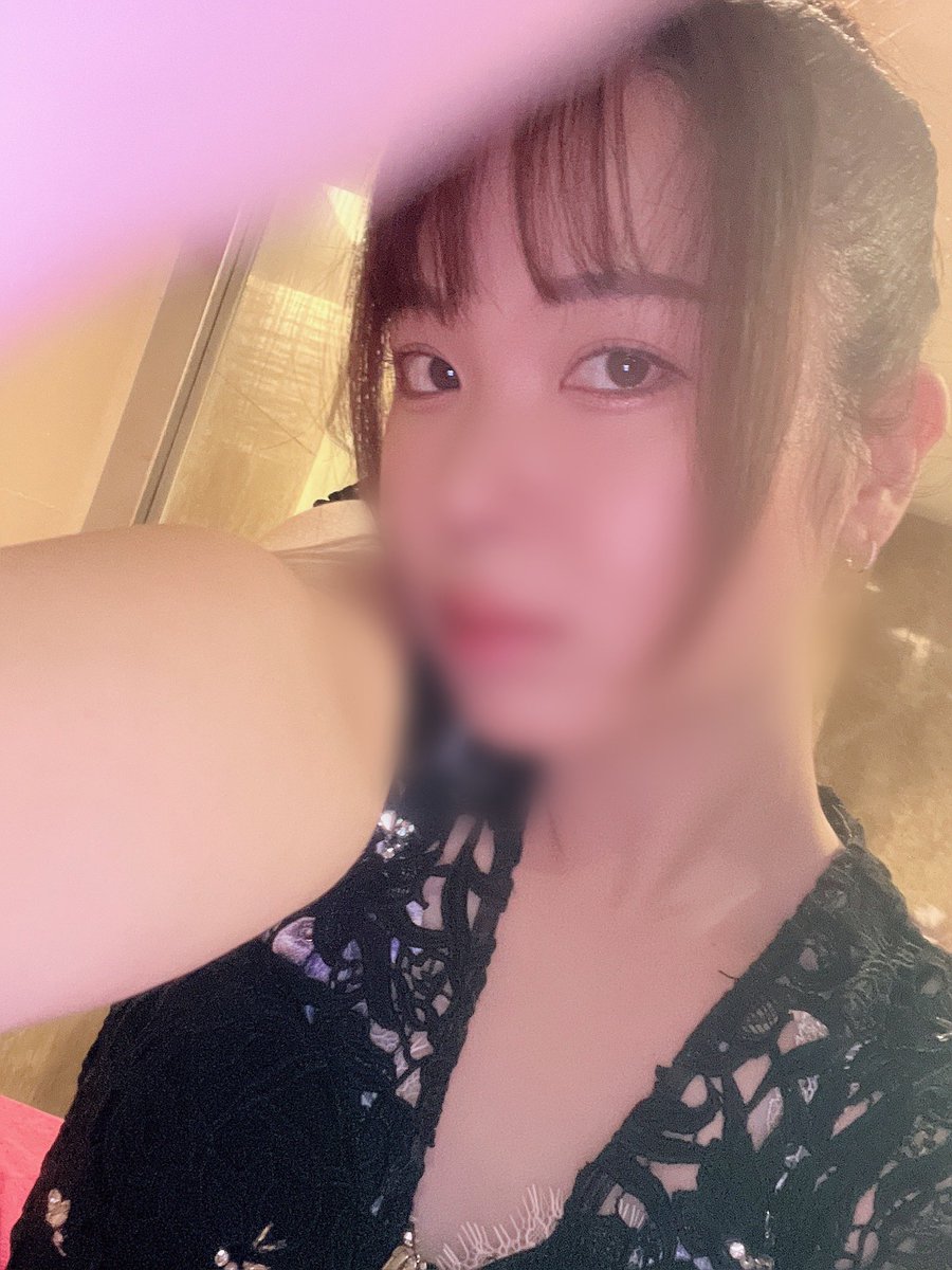koyuki_003's tweet photo. 壁ドン👊( ¨̮💪)
⚠️目の不調のためカラコン未着用なので三白眼全開です🤣 https://t.co/vUEFsocHcW