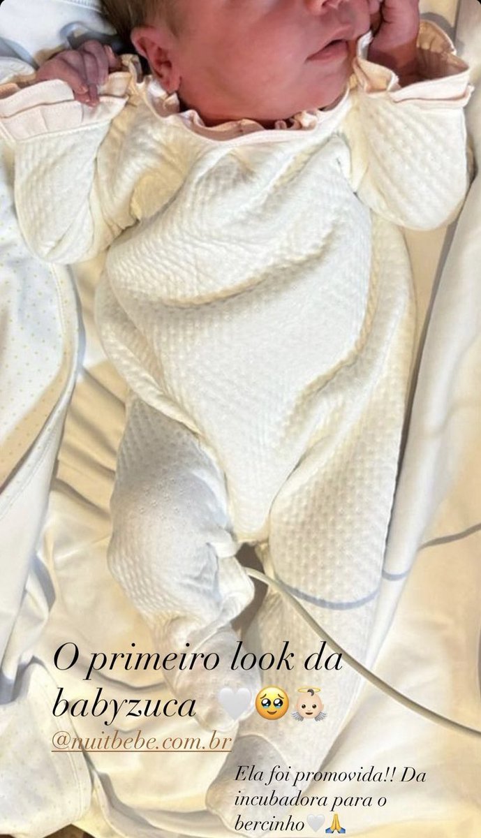 Aurorinha saiu da incubadora para o berço, que felicidade!!! 💜