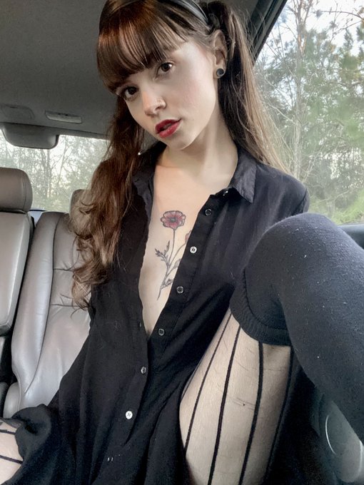 Happy Monday 😈! Still my favorite video right now. About to get my day started and ready to fuck up my