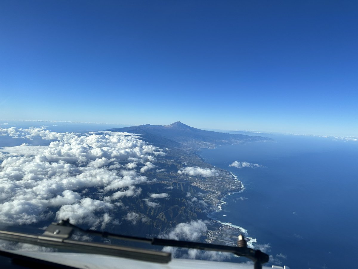 pilotkamelo's tweet photo. Pasen y vean: las mejores vistas, las de mi oficina…nunca decepcionan! https://t.co/uXf8jVpCVW