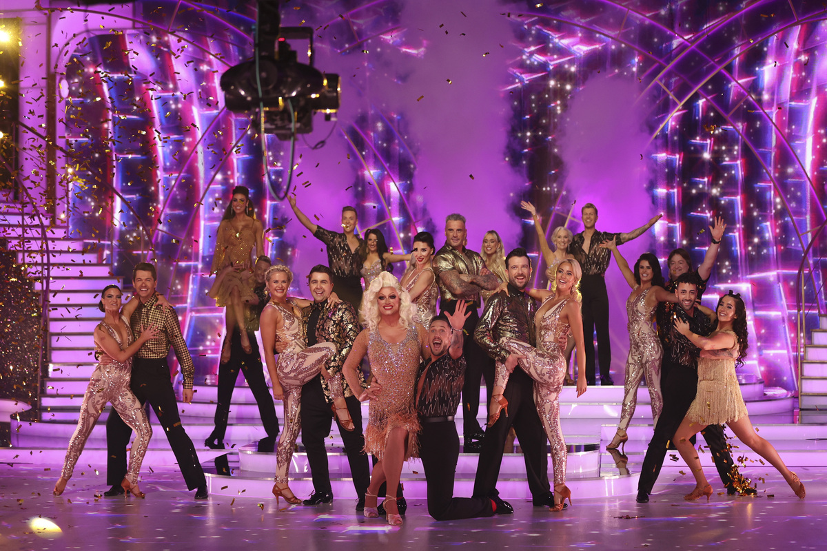 Dancing with the Stars made an explosive return last night with an average of 525,000 viewers (including RTÉ+1), and a 42% share, plus 17,200 streams on the <a href="/RTEplayer/">RTÉ Player</a>. More here: ow.ly/qU7b50MlBov @rteone <a href="/DWTSIRL/">DWTS Ireland</a> #DWTSIRL