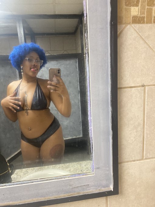 hey sexy ;) selling content today! I also am posting on OF too :) Let&rsquo;s have fun #nsfwtw #horny #puppygf<a href="/tag/horny"class="tags"><span>#horny</span></a><a href="/tag/nsfwtw"class="tags"><span>#nsfwtw</span></a><a href="/tag/puppygf"class="tags"><span>#puppygf</span></a>