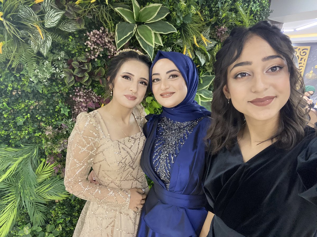 MerrveTurann's tweet photo. Kardeş her şeydir… @eliftrn0708 💕 https://t.co/8ek9CDXya5