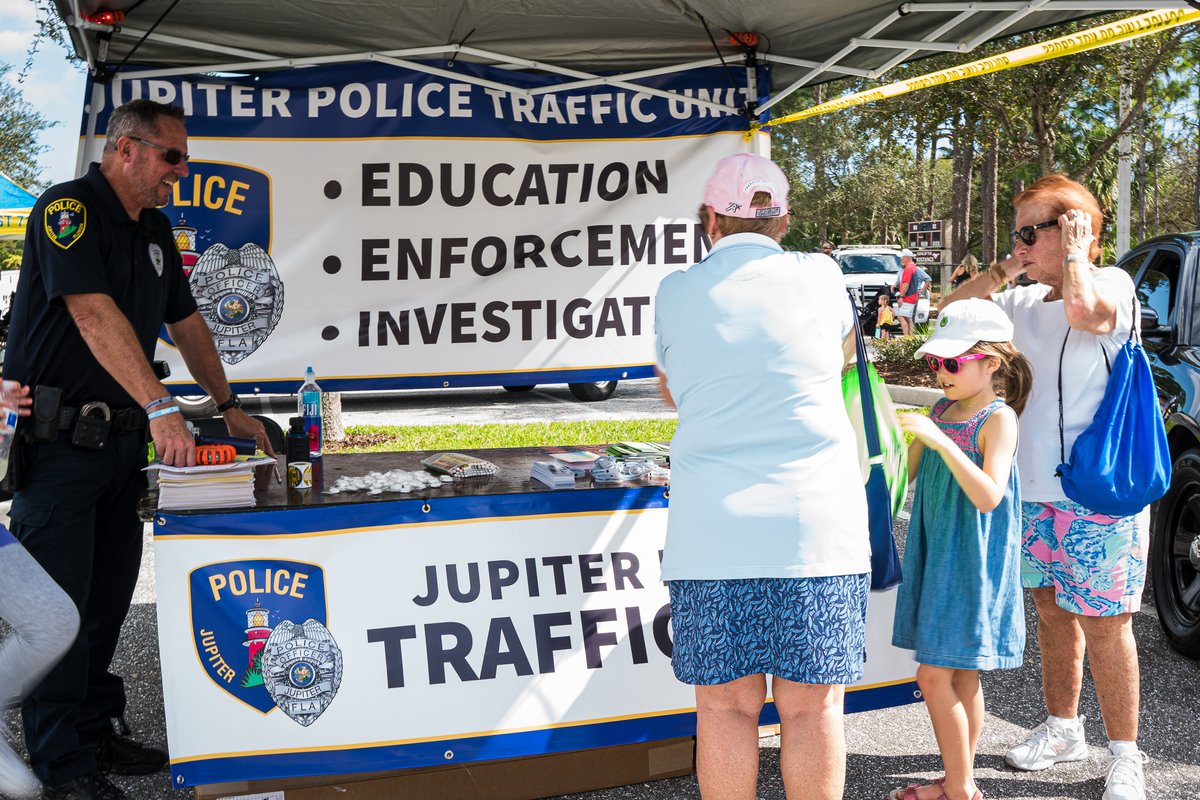 TownofJupiter's tweet photo. Today and every day, the Town is thankful for the men and women of the Jupiter Police Department. Their diligence in providing a safe community is one reason we are #UniquelyJupiter. #NationalLawEnforcementAppreciationDay https://t.co/gxPutEmksH
