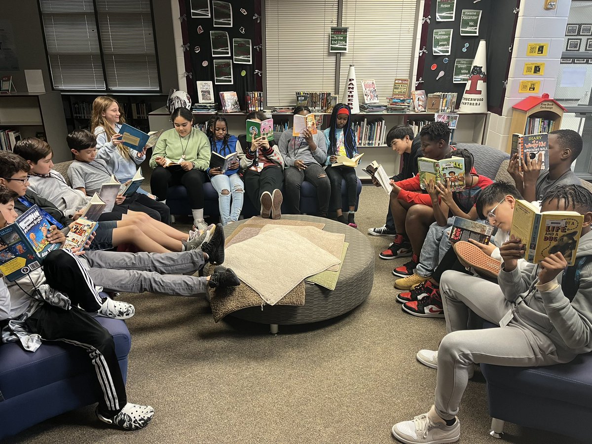 We spent today in the TMS learning commons to check out some books 📚 and have a lesson over plagiarism. #6thgraderocks <a href="/HumbleISD_TMS/">Timberwood Middle</a> <a href="/AlainaTayl0r/">𝔸𝕝𝕒𝕚𝕟𝕒 𝕋𝕒𝕪𝕝𝕠𝕣</a>