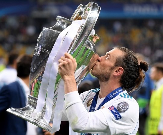 NeverImposs's tweet photo. Se nos retira uno de los mejores extremos del mundo. Ganó todo en el Real Madrid. Gareth Bale deja el fútbol a los 33 años.

🏆5 Champions League 
🏆4 Mundiales de Clubes 
🏆3 Ligas 
🏆3 Supercopas de Europa 
🏆1 Copa del Rey 
🏆3 Supercopas de España 
  #Bale https://t.co/NY6KIzk5fv