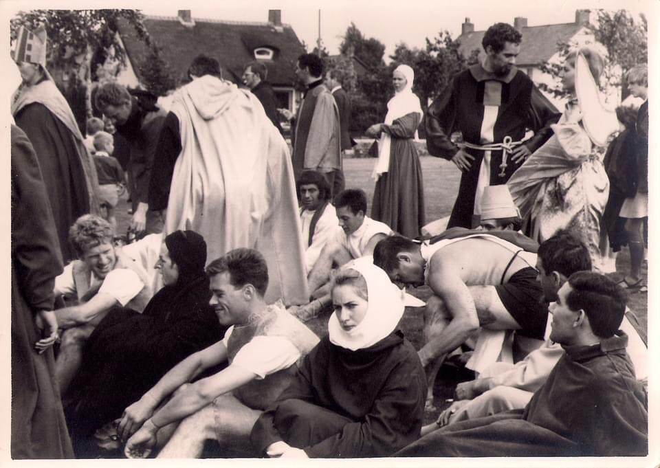 Brabantsfaam's tweet photo. De momenten vlak voor de start van de @Brabantsedag parade in de jaren '60 en '70. https://t.co/goGuVul1IG