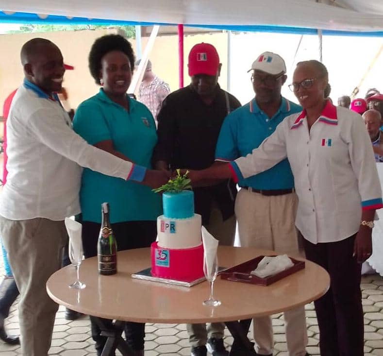 GoodrichTVRw's tweet photo. "Nta Nkotanyi isaza, nta nubwo ijya muzabukuru.Inkotanyi iyo ipfuye ikiri Inkotanyi, Roho yayo ijya ahantu heza, kuko inkotanyi ni Urukundo,ni ukubana ni ukutavangura,Inkotanyi ni ubuzima kandi nicyo cyazanye intumwa zose ku isi." By Hon.Sheikh @HarelimanaAK #Akagari ka Rubirizi. https://t.co/YZVfkJpnaA