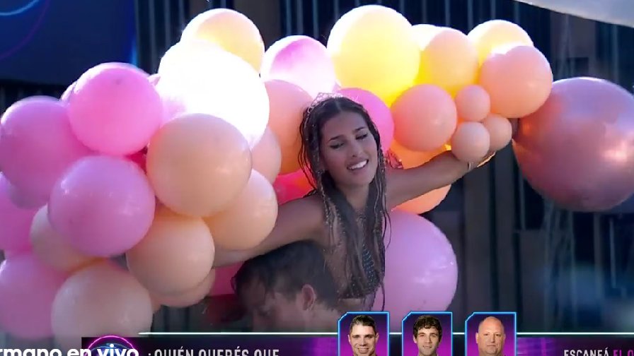 ComentandingGH's tweet photo. FELIZ CUMPLE JULI POGGIO 💞🎈💕#JulietaPoggio #PoolPartyEnGH #PoolParty #granhermano #GranHermano2023 #GH2023 #Gh2022 #gh #9EnePoolPaEnGH https://t.co/9FmBxVWX7I