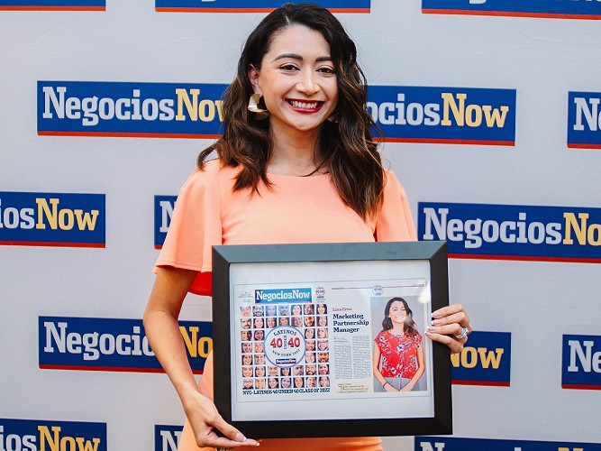 🎉Felicidades a nuestra amable MA candidata, Lina Cruz ('15) on being selected as one of New York City’s 2022 “40 Latinos Under 40” by Negocios Now!  ow.ly/K1h250MlERo📸

🔹@BaruchMarxe 
🔹@Baruch_Weissman 
🔹@NEGOCIOSNOW 
🔹@NYCFC 

#Latina #Sports #BaruchPride #MarxePride