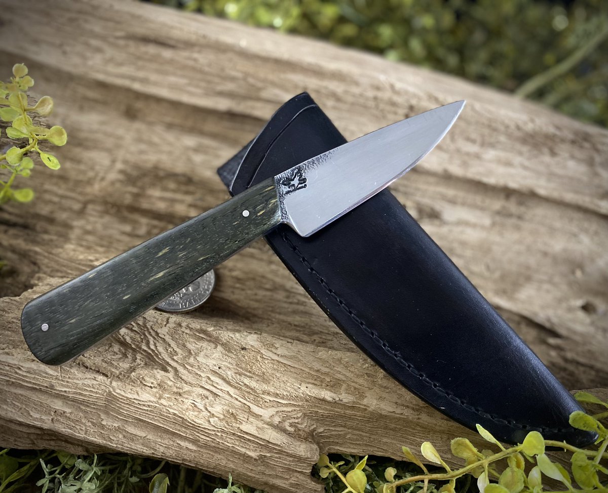 DiplomaticArrow's tweet photo. Knocked out this EDC knife! This little thing is slick! It’s definitely made to knock out what you throw at it! From  opening Amazon boxes, to cutting seat belt straps for extrication, create cloth bandages, and even all the way to field dressing a whitetail! 
    -NOT AVAILABLE- https://t.co/ypAnsEiLm3