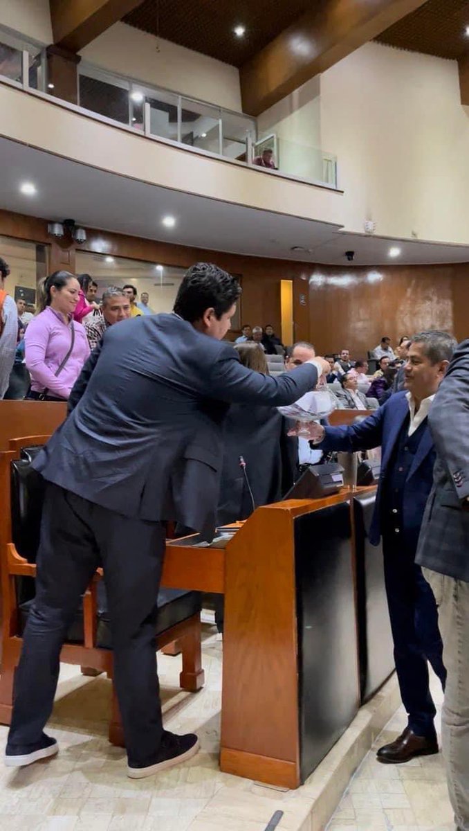 juliocovarru's tweet photo. La Justicia Alternativa es una herramienta para la solución de conflictos; a través de la voluntad, la cooperación y el diálogo.

En sesión del día de hoy, ratificamos a @gzepeda_lecuona como Director General del @IJA_Jalisco del Estado de Jalisco. https://t.co/iHxEltYEbi