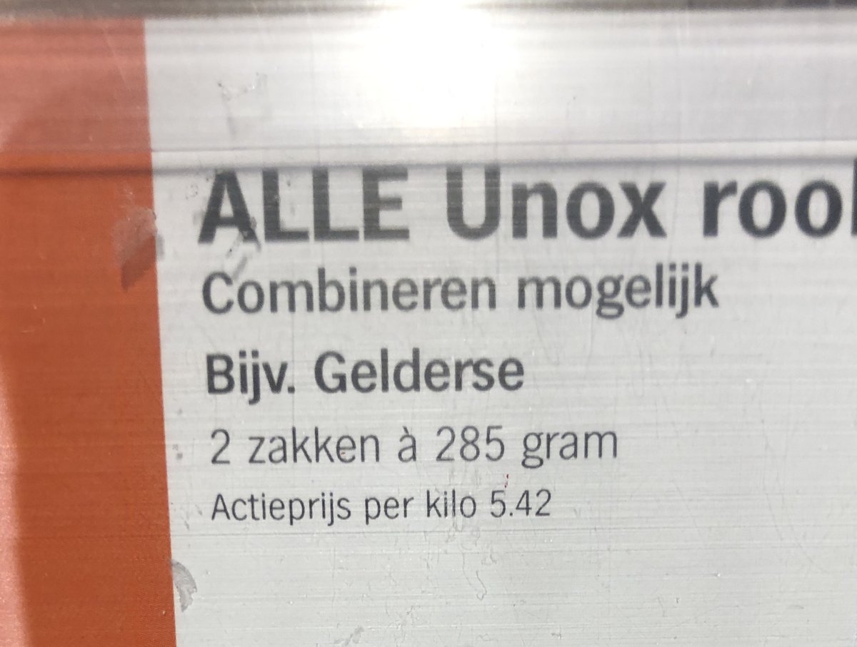 jacquescouteau's tweet photo. Meestal is de prijs per 100 gram lager bij een grotere verpakking, maar niet bij Unox rookworst. https://t.co/zWZuEASzrj
