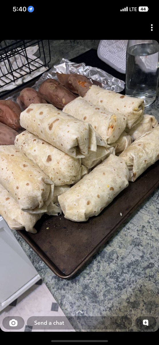 clint_lee_'s tweet photo. my buddy made these burritos, check them out https://t.co/fxCW3jiZKP