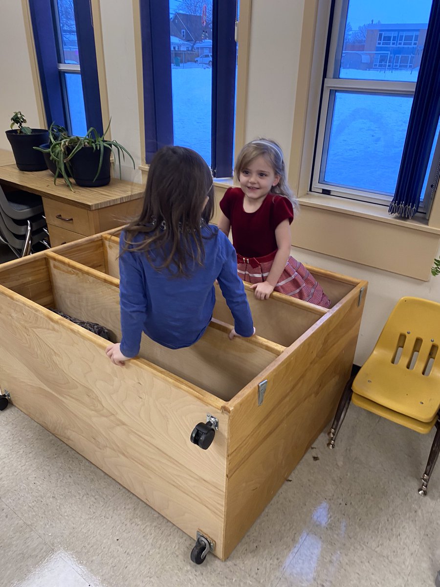 ecolestmarg's tweet photo. Our Playhall sprung to life today! Kindergarten and grade 1/2 had a blast learning through play, meeting new friends and exploring new places. Thank you St.Agnes for being our inspiration! @HolyTrinitySD @St_Agnes_MJ https://t.co/f666LewYMw
