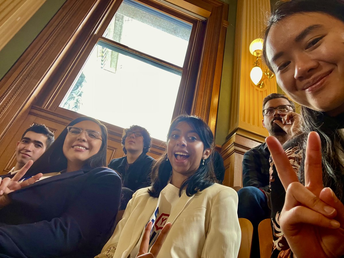 YoungInvincible's tweet photo. #YICO advocates checking in from the #Colorado capital opening day! 

Our young advocates are involved in the leg session from start to finish! #COPolitics #COLeg https://t.co/oY423ENH7r