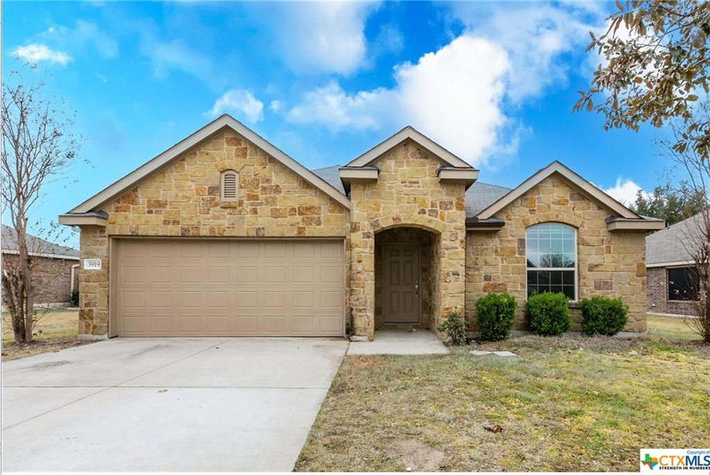 TwoLakesHomes's tweet image. As you enter this home, you will feel instantly right at home. It's bright, airy, and a very comfortable feeling. Click the Link to see me about this home! 🏠
4 bed 🛏
2 bath 🛁
myre.io/085wUsNcObgj