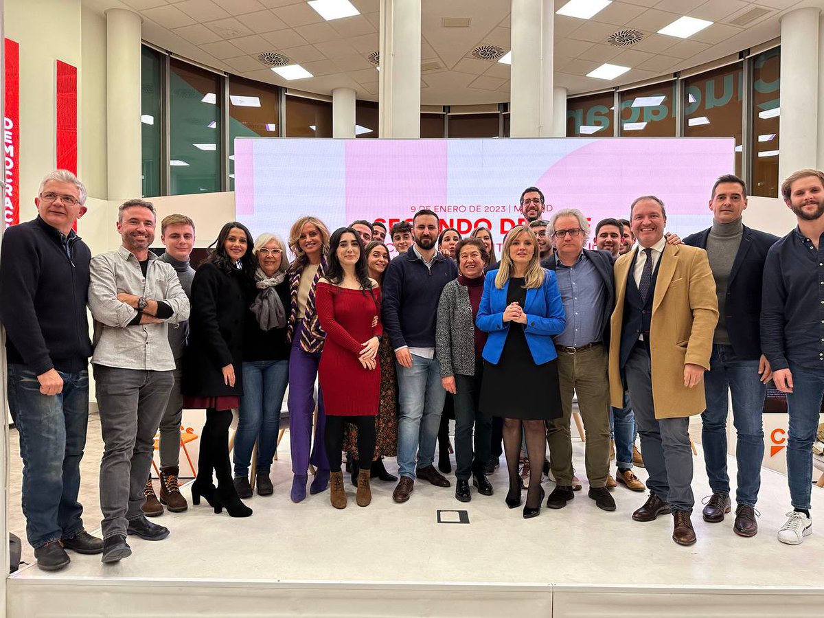 PatriciaGuaspB's tweet image. Gracias a todos los afiliados que habéis seguido el debate. Sois el motivo por el que seguimos aquí. Es momento de recordar por qué un día quisimos dar un paso adelante: por un proyecto para cambiar un país. Eso lo lograremos unidos.

Por eso os pido apoyo para #RenaceTuPartido👇🏻