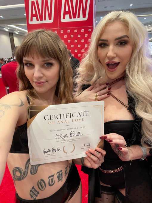 Congrats to @skyebluewantsu for earning her anal certification at AVN this week!!! https://t.co/qNul