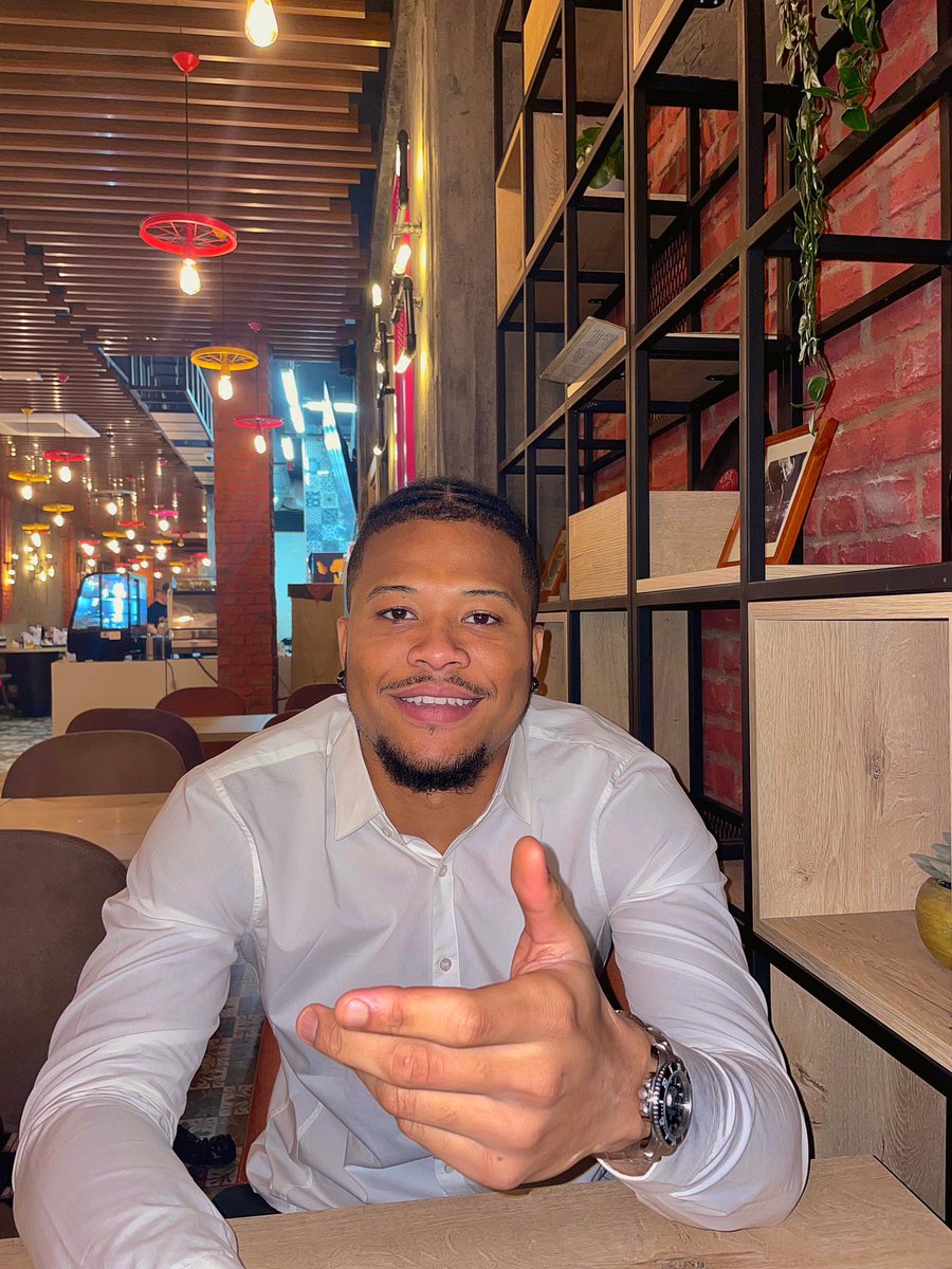 zolobeofficial's tweet photo. Sometimes you gotta keep in touch but out of reach. https://t.co/6ohDiBpXsb