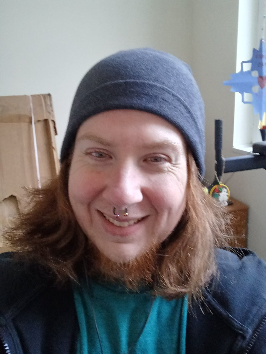 Reverie0fWBaTLS's tweet photo. Feelin' the way We're looking with our f'd up hair in a beanie - Malice #THC #dissociatwt #pluralgang #SystemPride #Plurality #selfies #nonbinary #nonbinarypride #LGBTQIA https://t.co/pEI2z1KoFv