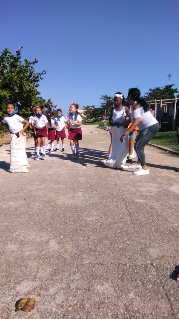 amaury7808's tweet photo. En la tarde de hoy se desarrollaron actividades deportiva y culturales en el Consejo Popular Baracoa , en saludo a las asambleas 10mo congreso en Bauta #Cuba #CDRCuba #SomosDel @GHNordelo5 @AniaThompson1 @GladysArtemisa @YamileMena18 @mirielalg https://t.co/FLwCZ8rjWX