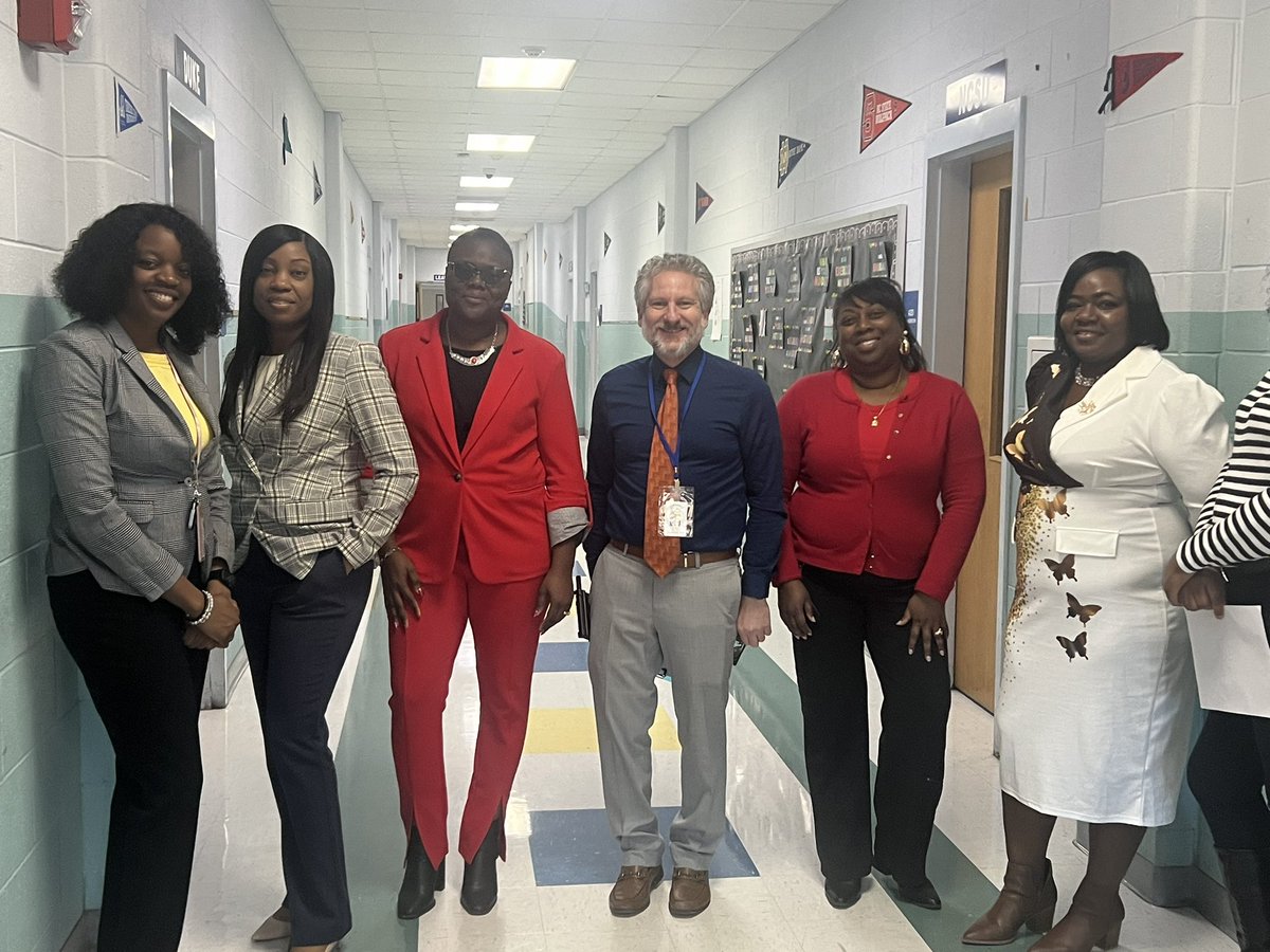 PinkstonPride's tweet photo. Happy Monday! On this day we couldn’t help but notice a few members of the Tiger Family looking “sharp!” We love the examples being set for our scholars @PinkstonPride https://t.co/eL93KB6sCT