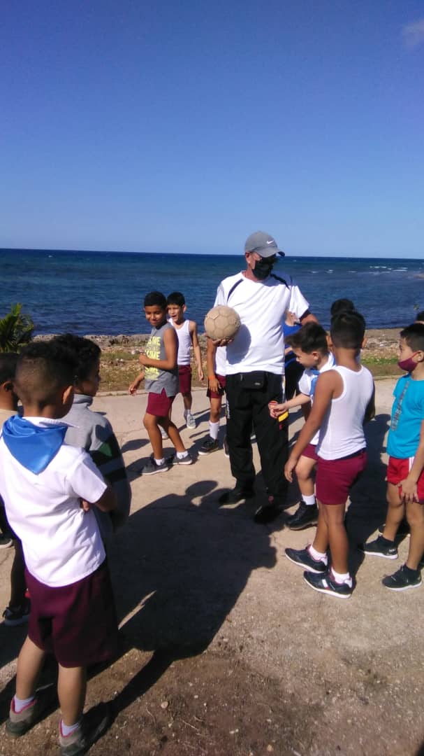 amaury7808's tweet photo. En la tarde de hoy se desarrollaron actividades deportiva y culturales en el Consejo Popular Baracoa , en saludo a las asambleas 10mo congreso en Bauta #Cuba #CDRCuba #SomosDel @GHNordelo5 @AniaThompson1 @GladysArtemisa @YamileMena18 @mirielalg https://t.co/FLwCZ8rjWX