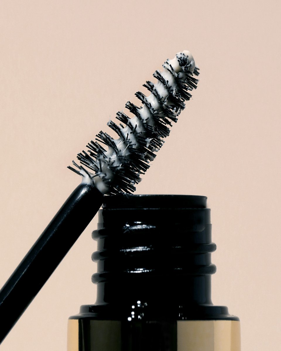 milanicosmetics's tweet photo. Meet your brows NEWest BFF👯♀️👀✨ Introducing Stay Put Liquid Brow Wax. Here's the rundown:
✨Liquid wax combines the best of brow soaps, waxes, & gels
✨No-mess formula fluffs, feathers, & lifts
✨Dries transparent & holds brows for up to 16HRS
#milani #milanic https://t.co/B5dUs0CLrf