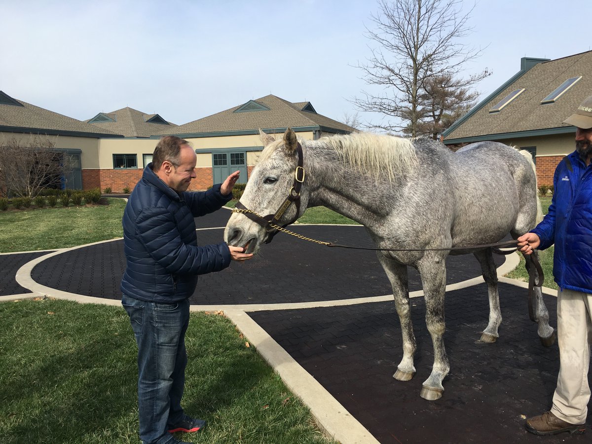 Larry Collmus tweet media