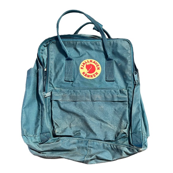GetTilly2Boston's tweet photo. So good I had to share! Check out all the items I'm loving on @Poshmarkapp #poshmark #fashion #style #shopmycloset #gucci #coach #fjallraven: https://t.co/bvFSn6Hjx6 https://t.co/h78dVI2ZhB