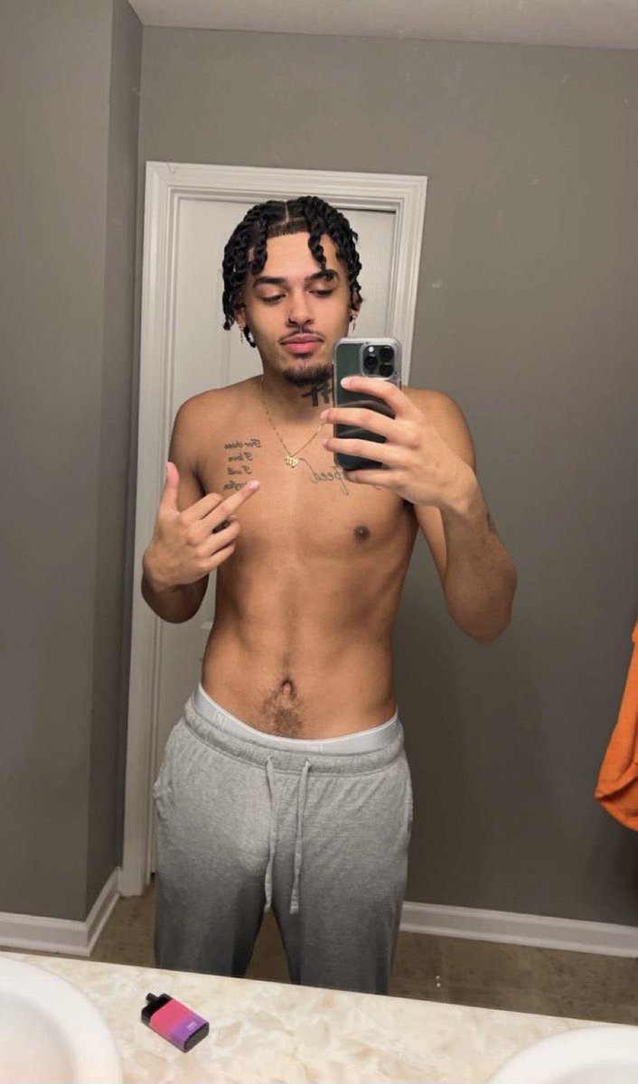 datboimarsh's tweet image. 