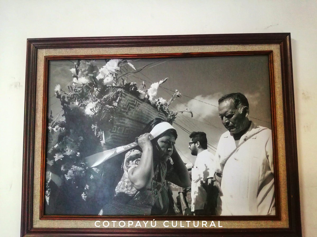 #ChiapadeCorzo se hermana con la comunidad zoque de #TuxtlaGutiérrez, al presentar la exposición fotográfica “Mujeres zoques”, del autor René Arauxo. 

Visita la exposición en el hotel Casa Cristal, ubicado en av. Coronel Salvador Urbina 342, Chiapa de Corzo.

Entrada libre