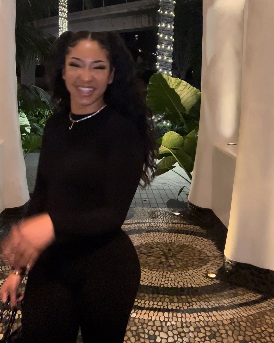 flomighty's tweet image. wine me dine me