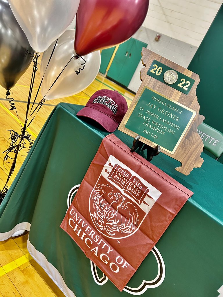 Congratulations to Jay Greiner on signing with the University of Chicago! With strong academics, an outstanding wrestling career, on top of a solid work ethic, honesty, and compassion for others, this kid is going places! So proud of you Jay! 💚☘️ #SJSDProud <a href="/LHSIrish/">Lafayette High School</a>