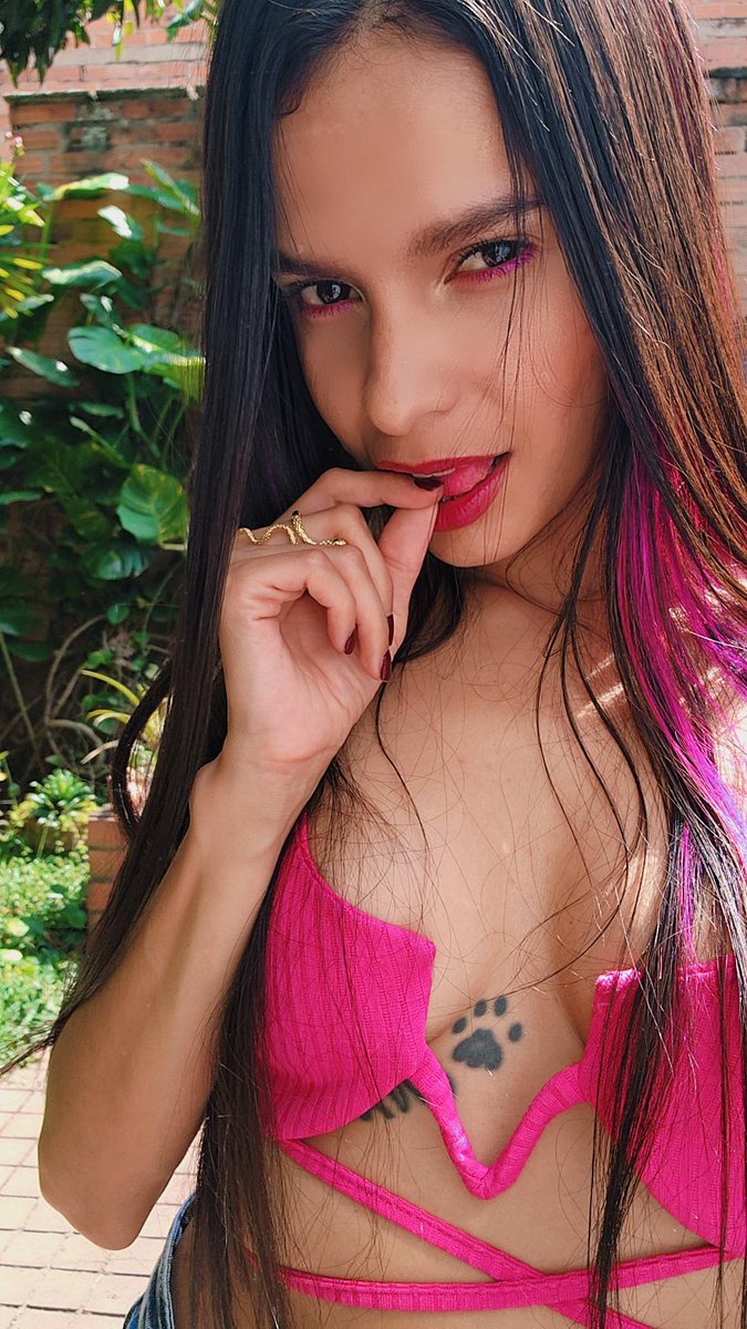 ℭ A T Y ℬ . tweet media