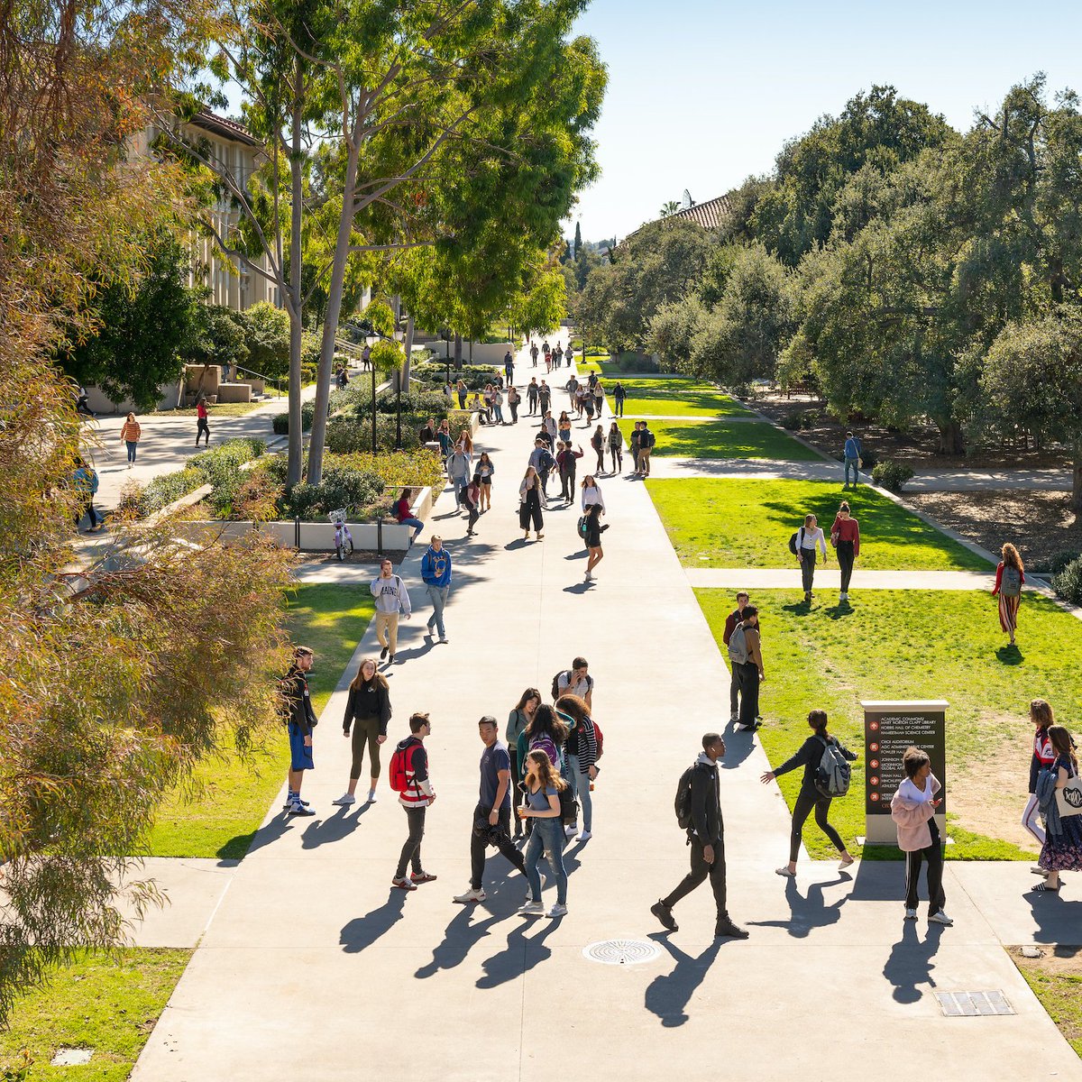 Calling all prospective Transfer students! On Feb. 3, 2023 join us for our transfer visit day to learn more about the application process and begin picturing yourself at Oxy! Register now at oxy.edu/admission-aid/… #OxyBound