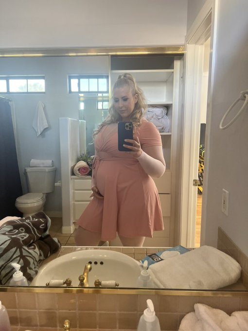 TW Pornstars 𝕃𝕚𝕝𝕒 𝕃𝕠𝕧𝕖𝕝𝕪. Pictures and videos from Twitter. Page 4