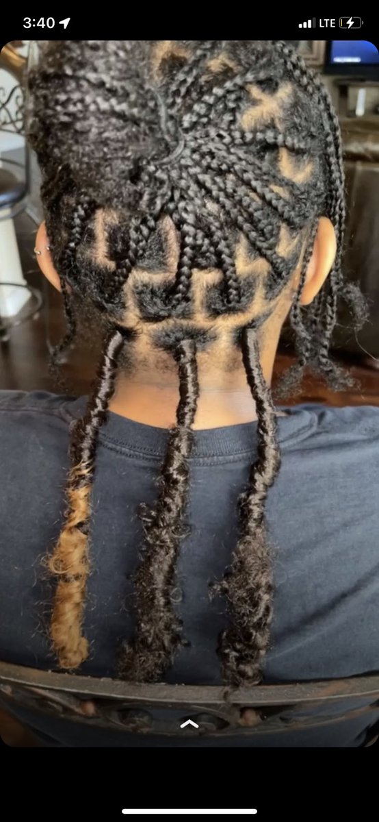 ‼️PSA‼️ If you in Huntsville my bestie is doing $85 butterfly locs rn for ALL LENGTHS & she’s good! Ik y’all need a back to school style 🤣 get at her @kennypricee #shsu23 #shsu24 #shsu25 #shsu26 #shsu