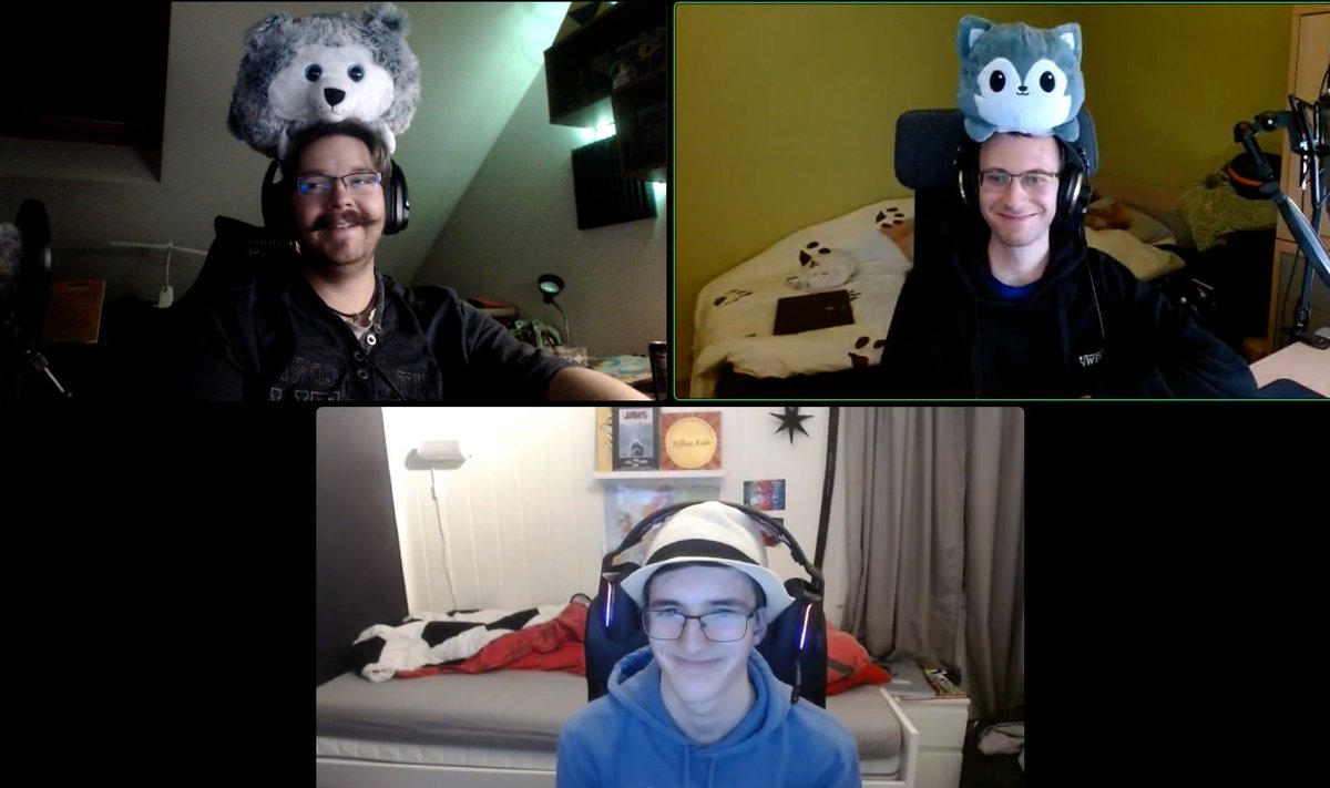 SentientEsport's tweet photo. 💙 When the time to be serious is over, we switch to #SentientMode 💙

@StealthyWoolf @siles2004 @wlowns with their "normal" headwear 😜

Love to see it 😂
Also Poll time 👇

#WeAreSentient https://t.co/OPEozDAzJj