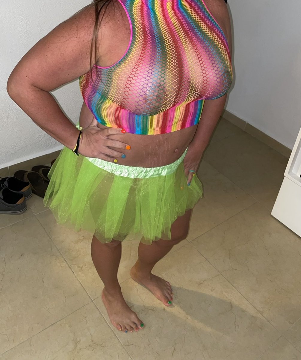 TheMilfRae's tweet photo. Jumping into the onlyfans arena and see if my mom-bod gets anyone’s attention. Love showing off and getting reactions. #swinger #mfm #of #onlyfans #milf https://t.co/3SCgJS3lok