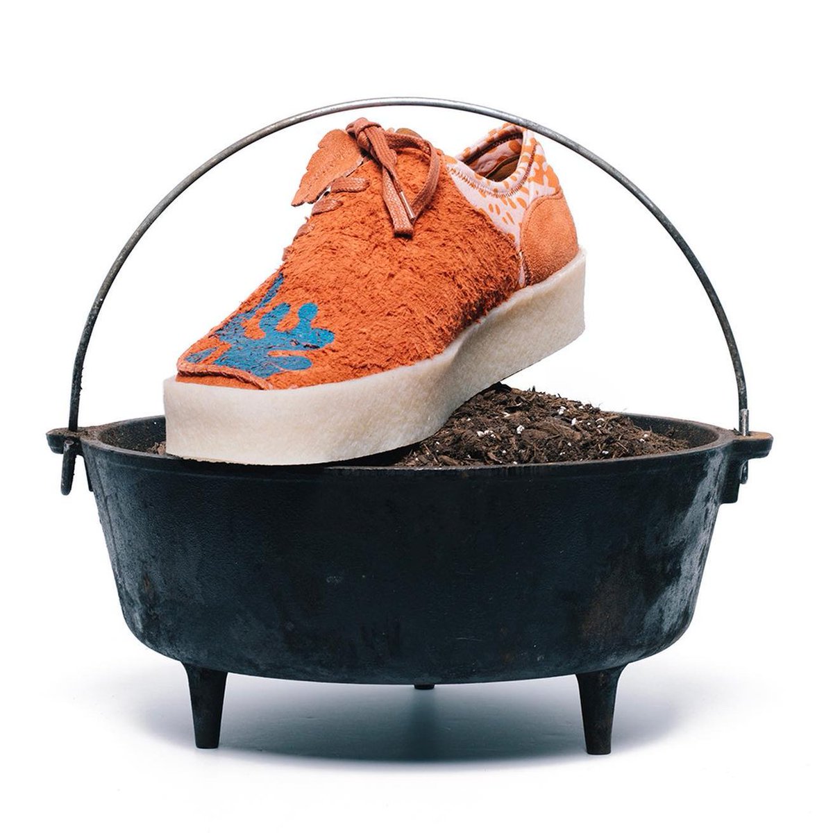 ModernNotoriety's tweet photo. Salehe Bembury x Clarks Originals “Mud Moss Lugger”

🗓 1/20 9am PST via https://t.co/6DyKL3pTFY https://t.co/7wGWQBf45L