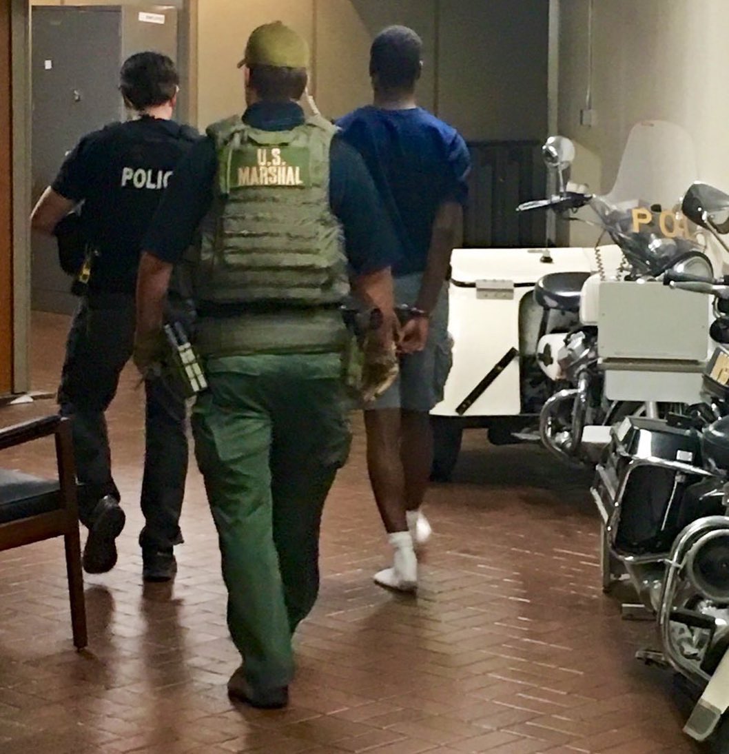 AustinC4C's tweet photo. Today is #NationalLawEnforcementAppreciationDay

Thank You Law Enforcement:

• For sacrificing yourselves for our safety
• For serving &amp; protecting our community
• For answering the call for service

Join Us. Together we can make a difference!

Donate 👉🏽https://t.co/sv7y7H0Mdr https://t.co/CtpzQPeSp0