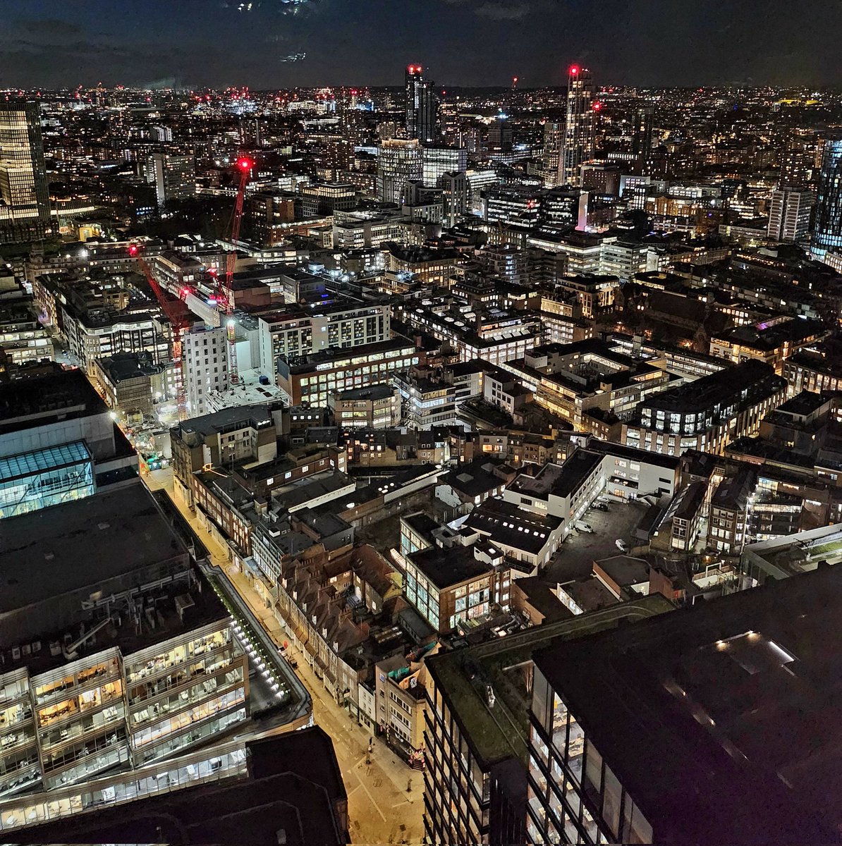 Office views 🏢😍 #londonatnight #citygirl #liverpoolstreet #officeviews