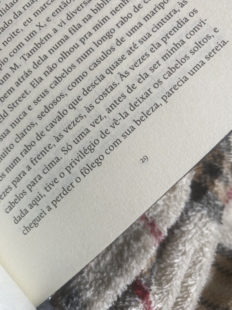 feelsgioanto's tweet image. onde o capítulo começa / onde termina 

#diganão aos capítulos imensos 😭😭😭