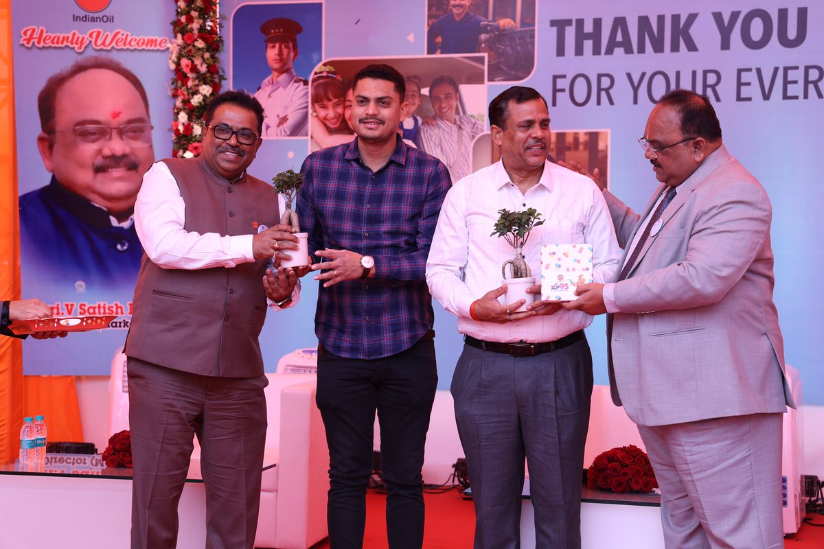 Apart from ensuring highest standards of quality &amp; quantity of products, We, at IndianOil are committed to add value at every step of the customer’s journey &amp; cater to their fuel requirements. On #IndianOilCustomersDay, we thank them for making us their preferred energy partner.